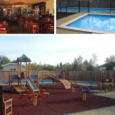 Welkom In Chalet De Flierefluiter בקתה