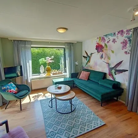 Welkom In Chalet De Flierefluiter בקתה